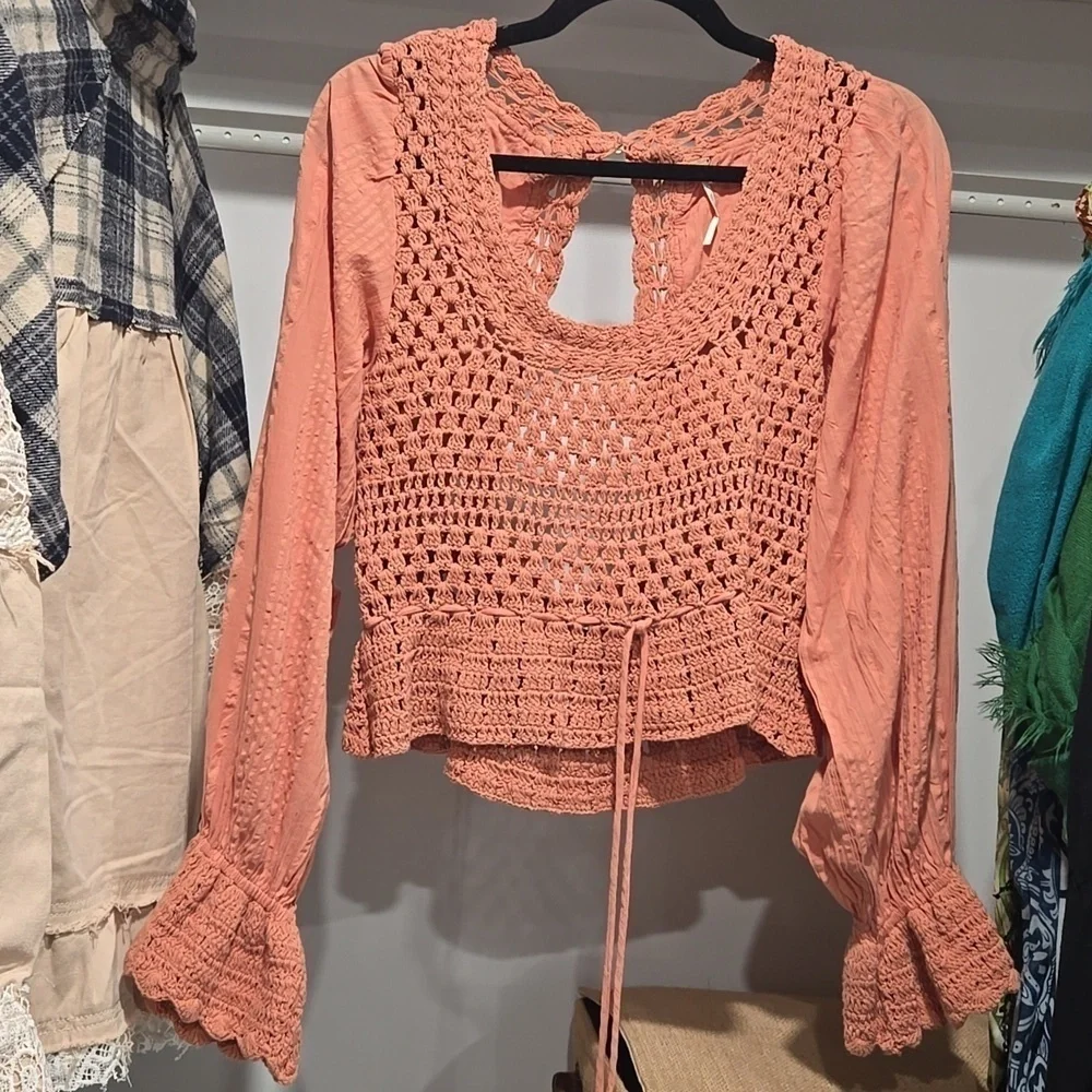 FREE PEOPLE Megan Crochet Top Shirt / Coral Sand S